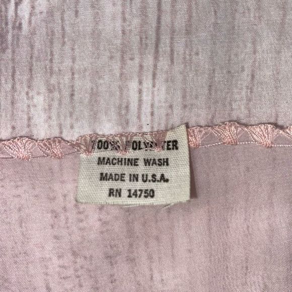 Vintage 1960’s Sheer head scarf with scallop embroidery edging light pink - Picture 5 of 9